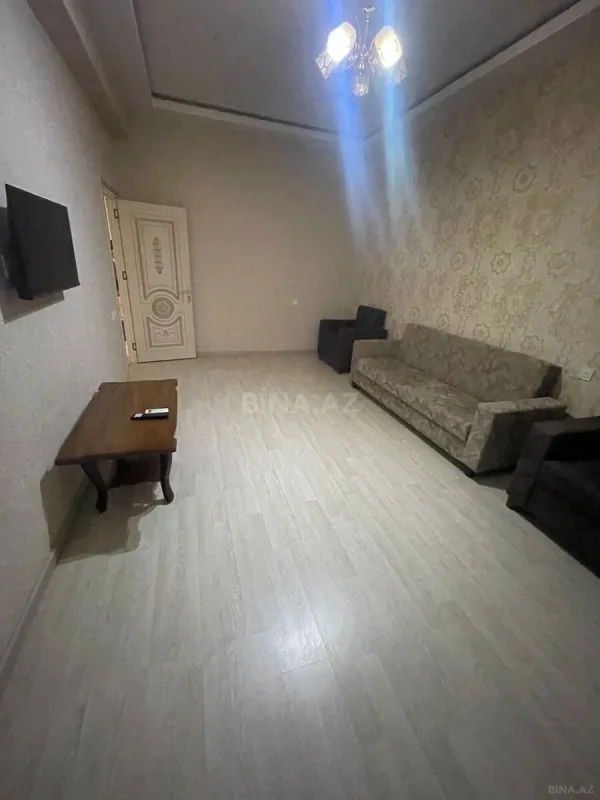 Kirayə verilir 2 otaqlı mənzil 80 m²