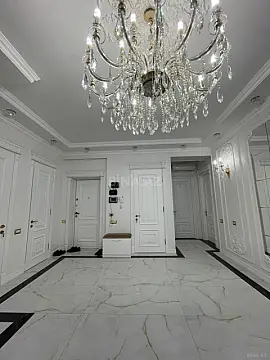 Satılır 3 otaqlı mənzil 181 m²