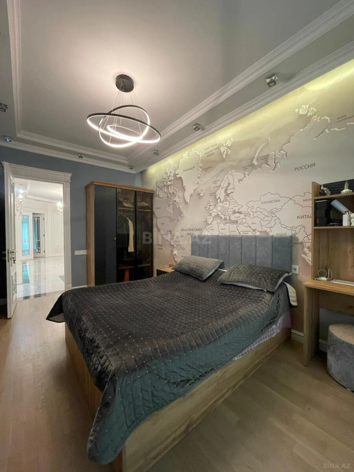 Satılır 3 otaqlı mənzil 181 m²