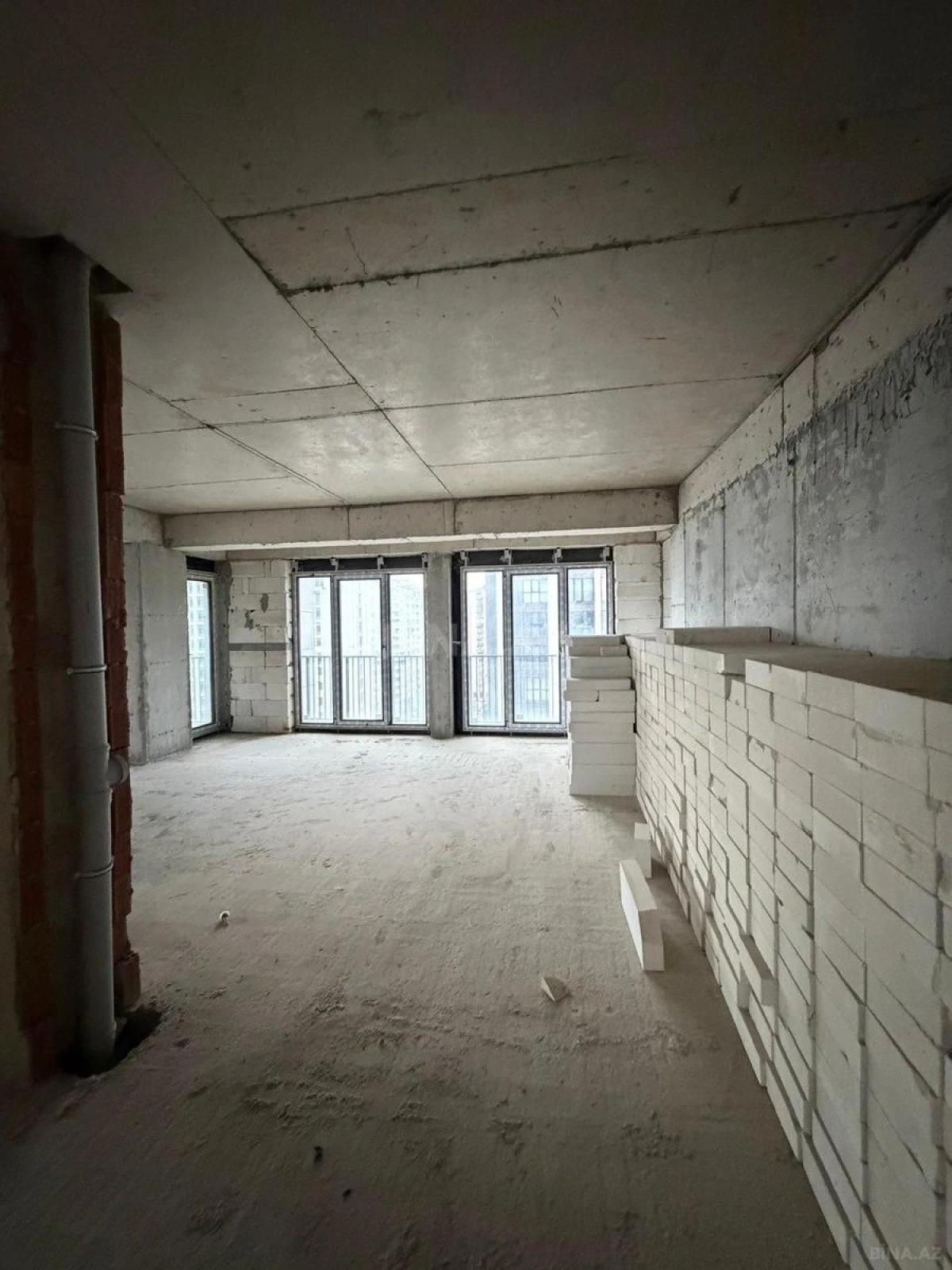 Satılır 3 otaqlı mənzil 126.2 m²