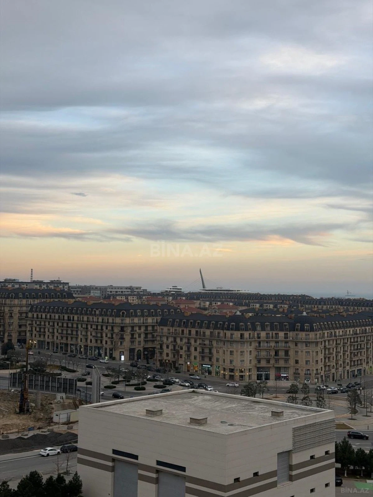 Satılır 3 otaqlı mənzil 126.2 m²