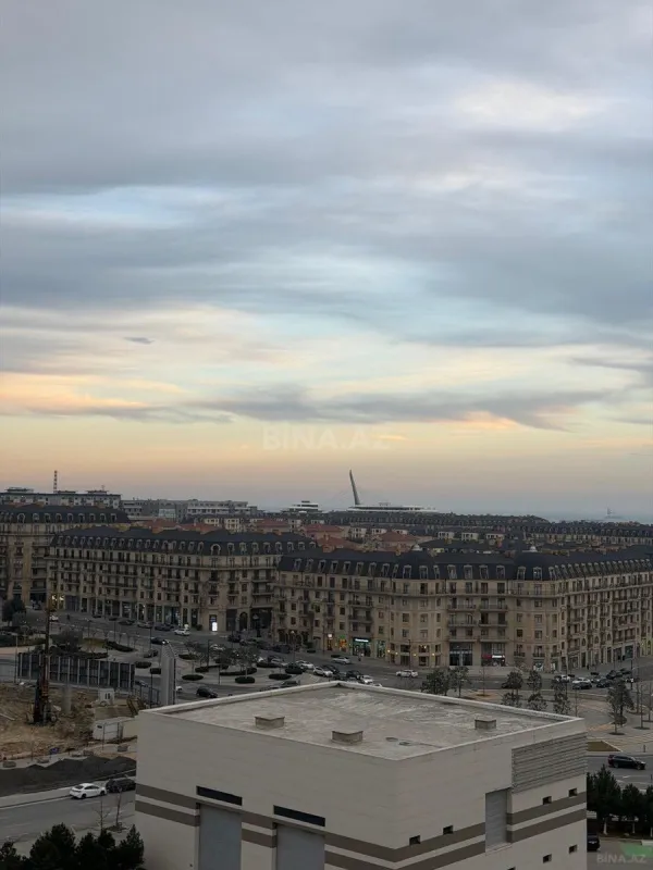 Satılır 3 otaqlı mənzil 126.2 m²