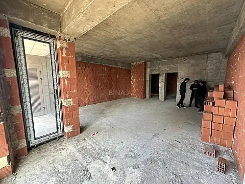 Satılır 3 otaqlı mənzil 202 m²