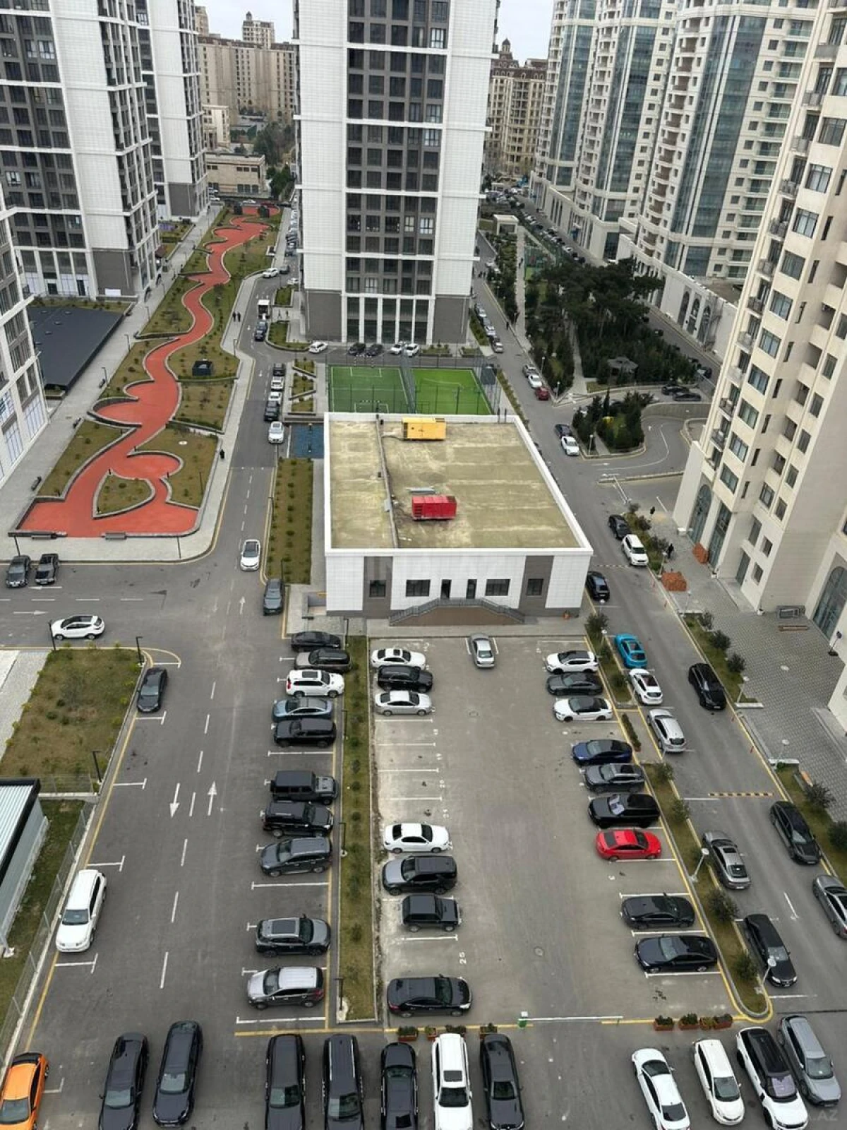Satılır 3 otaqlı mənzil 202 m²
