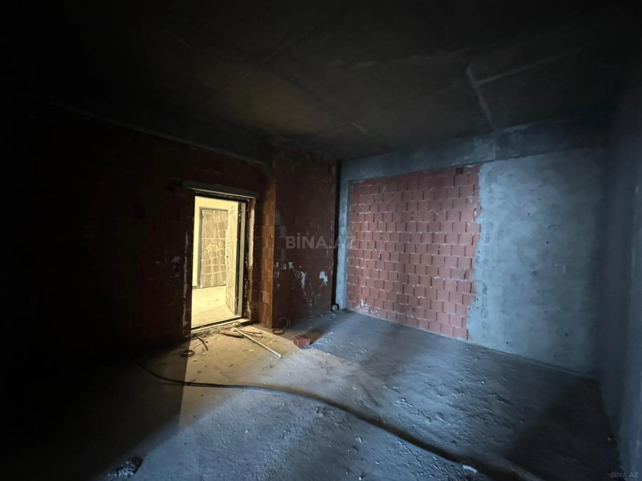 Satılır 3 otaqlı mənzil 202 m²