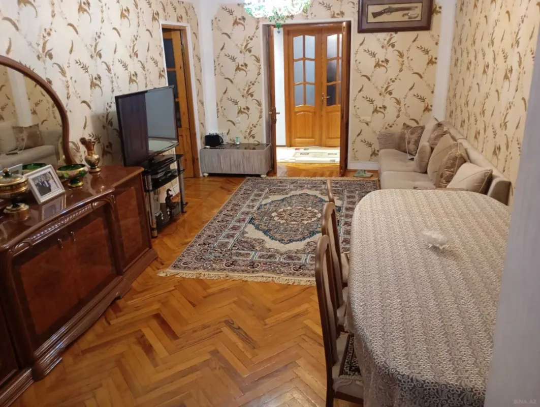 Satılır 4 otaqlı mənzil 100 m²