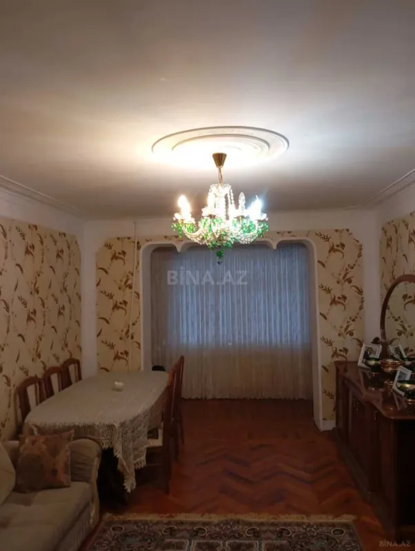 Satılır 4 otaqlı mənzil 100 m²