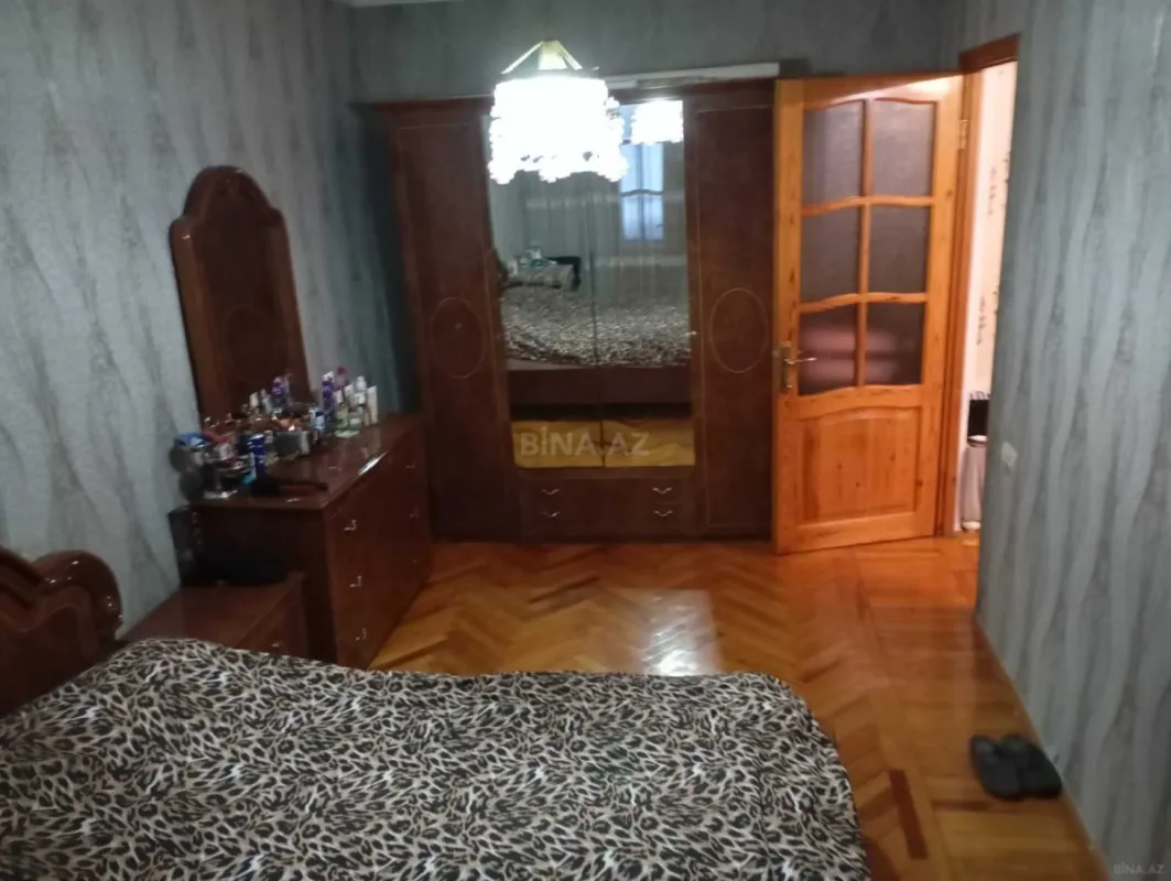 Satılır 4 otaqlı mənzil 100 m²