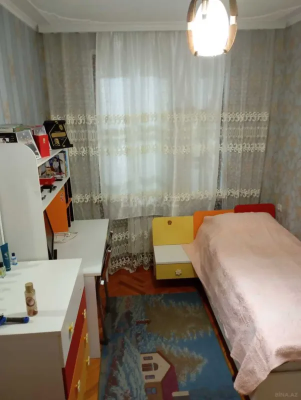 Satılır 4 otaqlı mənzil 100 m²