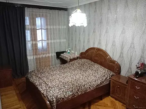 Satılır 4 otaqlı mənzil 100 m²