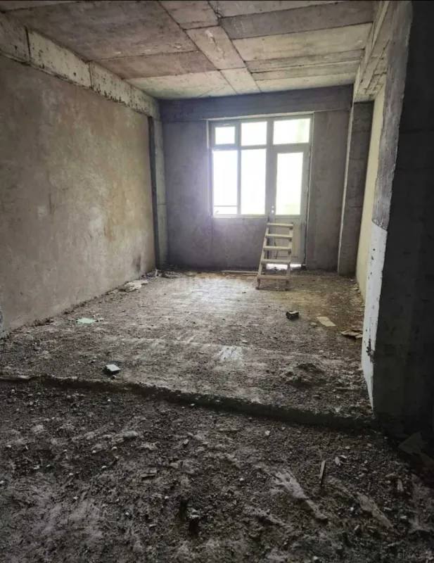 Satılır 3 otaqlı mənzil 163 m²