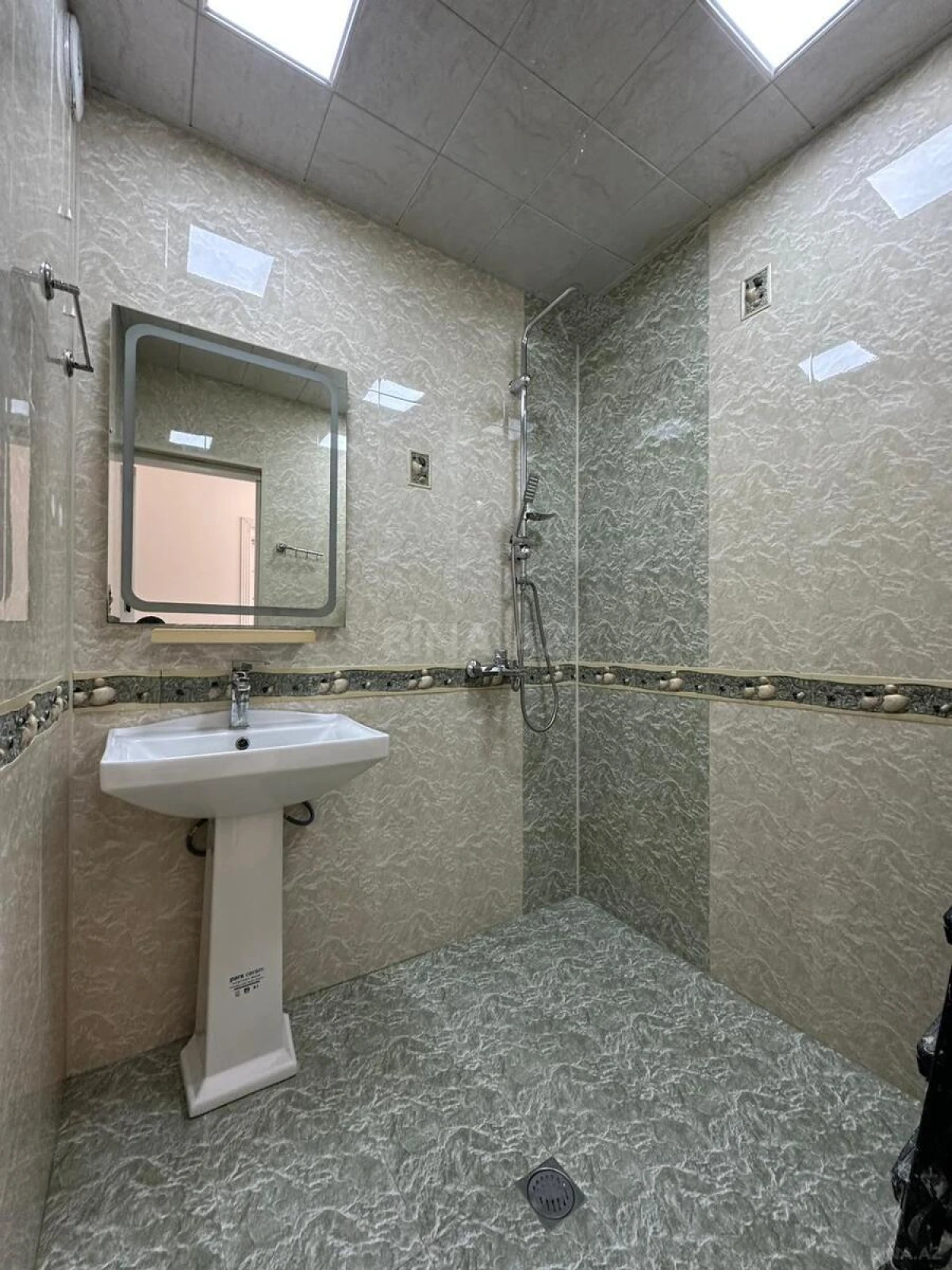 Satılır 2 otaqlı mənzil 60 m²