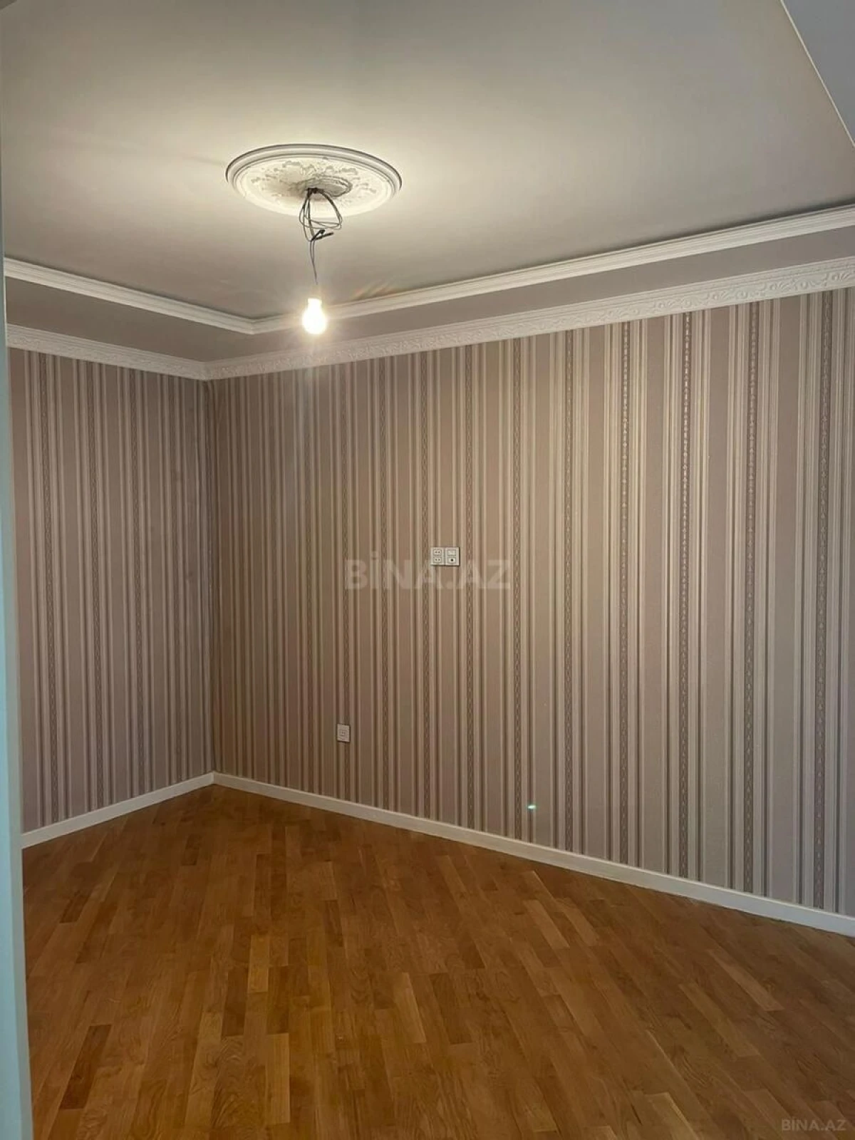 Satılır 2 otaqlı mənzil 70 m²