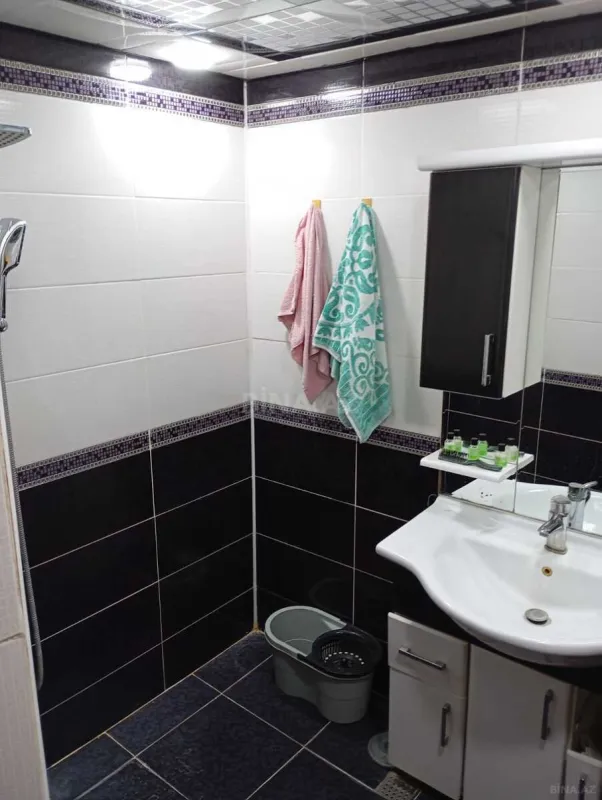 Satılır 4 otaqlı mənzil 100 m²