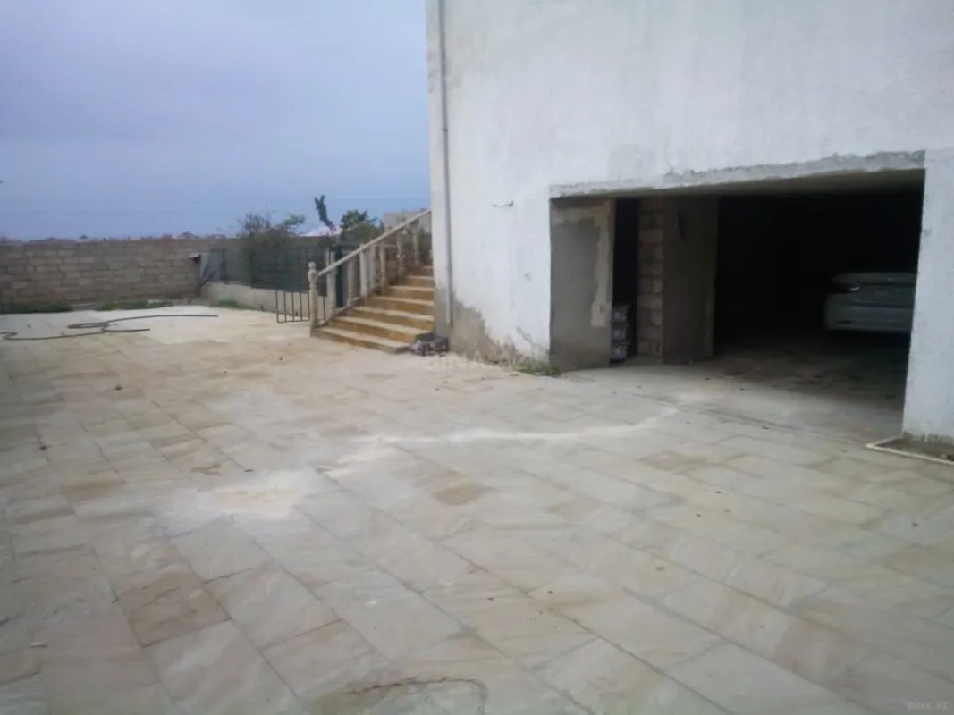 Satılır 7 otaqlı həyət evi 340 m²