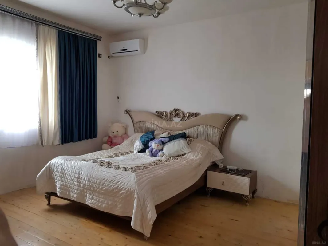 Satılır 7 otaqlı həyət evi 340 m²