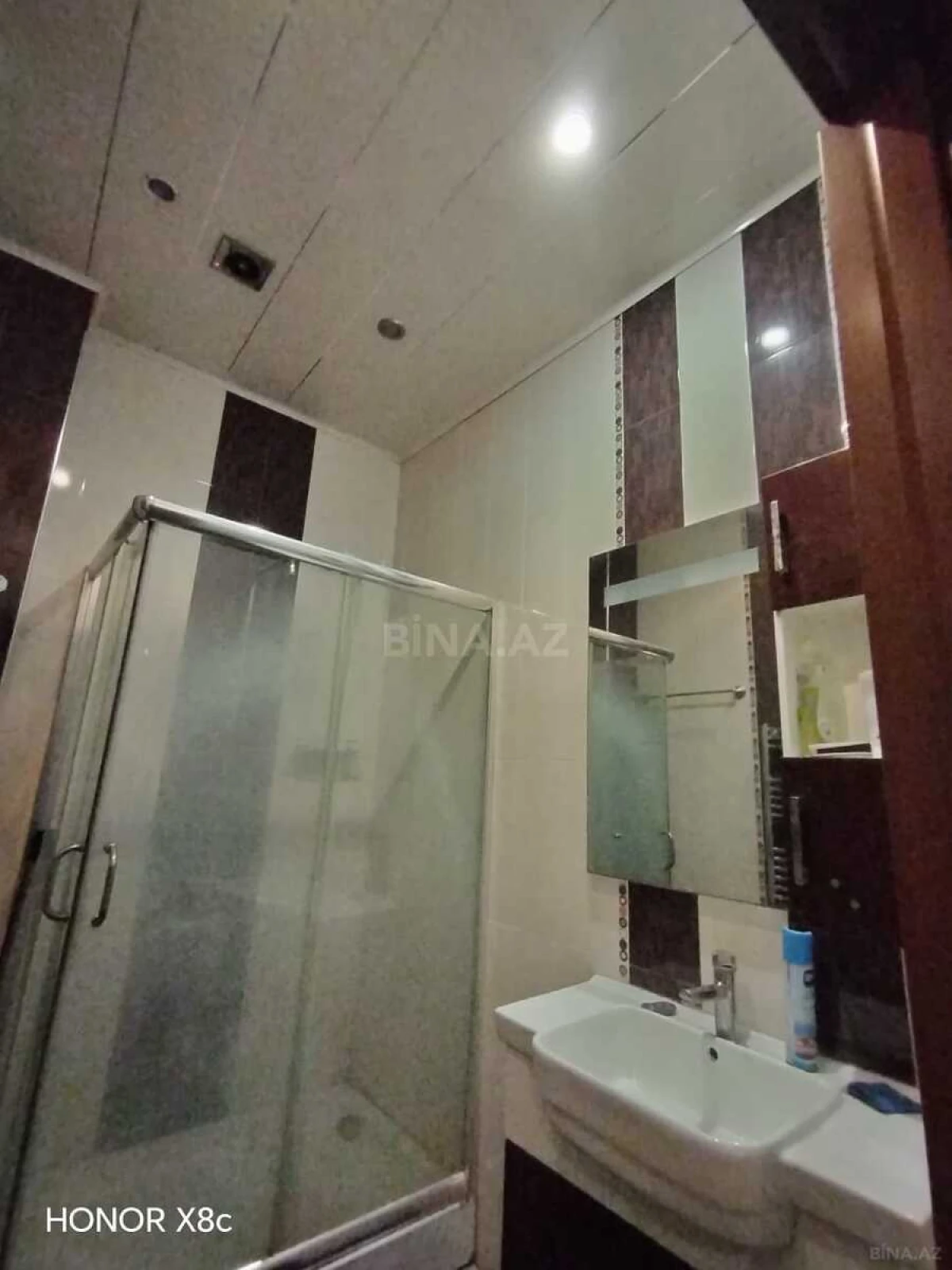 Kirayə verilir 2 otaqlı mənzil 110 m²