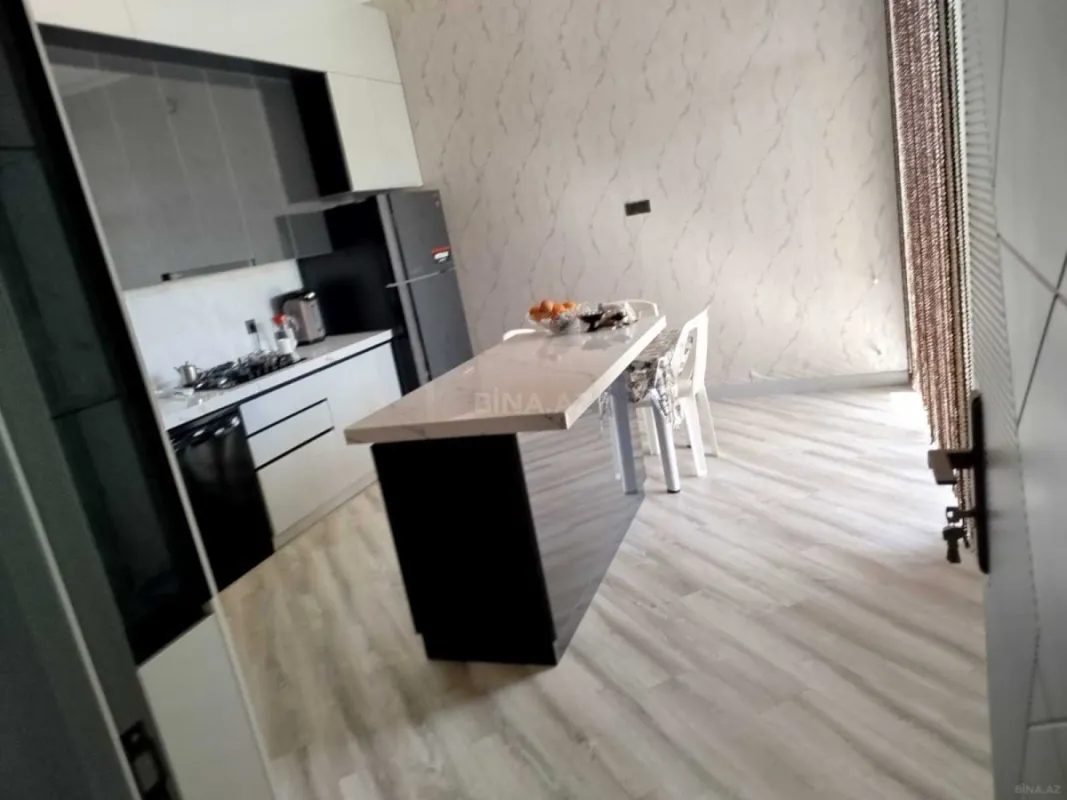 Kirayə verilir 4 otaqlı həyət evi 200 m²