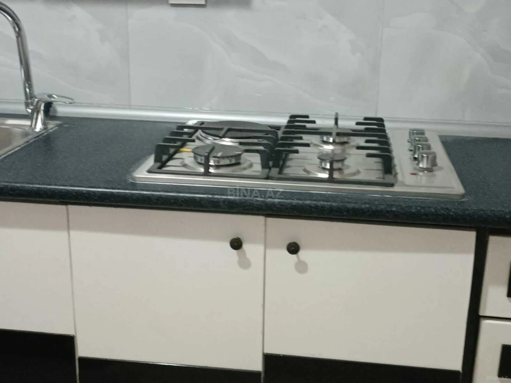 Kirayə verilir 3 otaqlı mənzil 116 m²