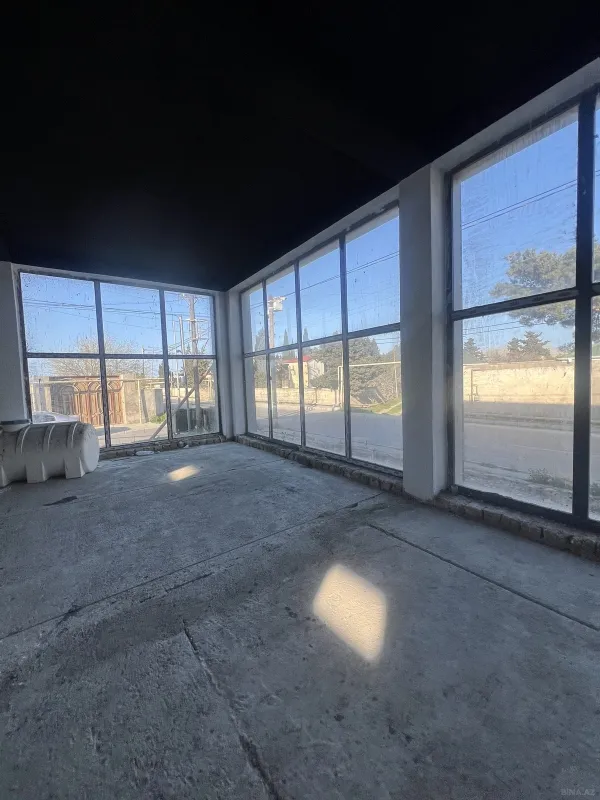 Kirayə verilir obyekt 180 m²