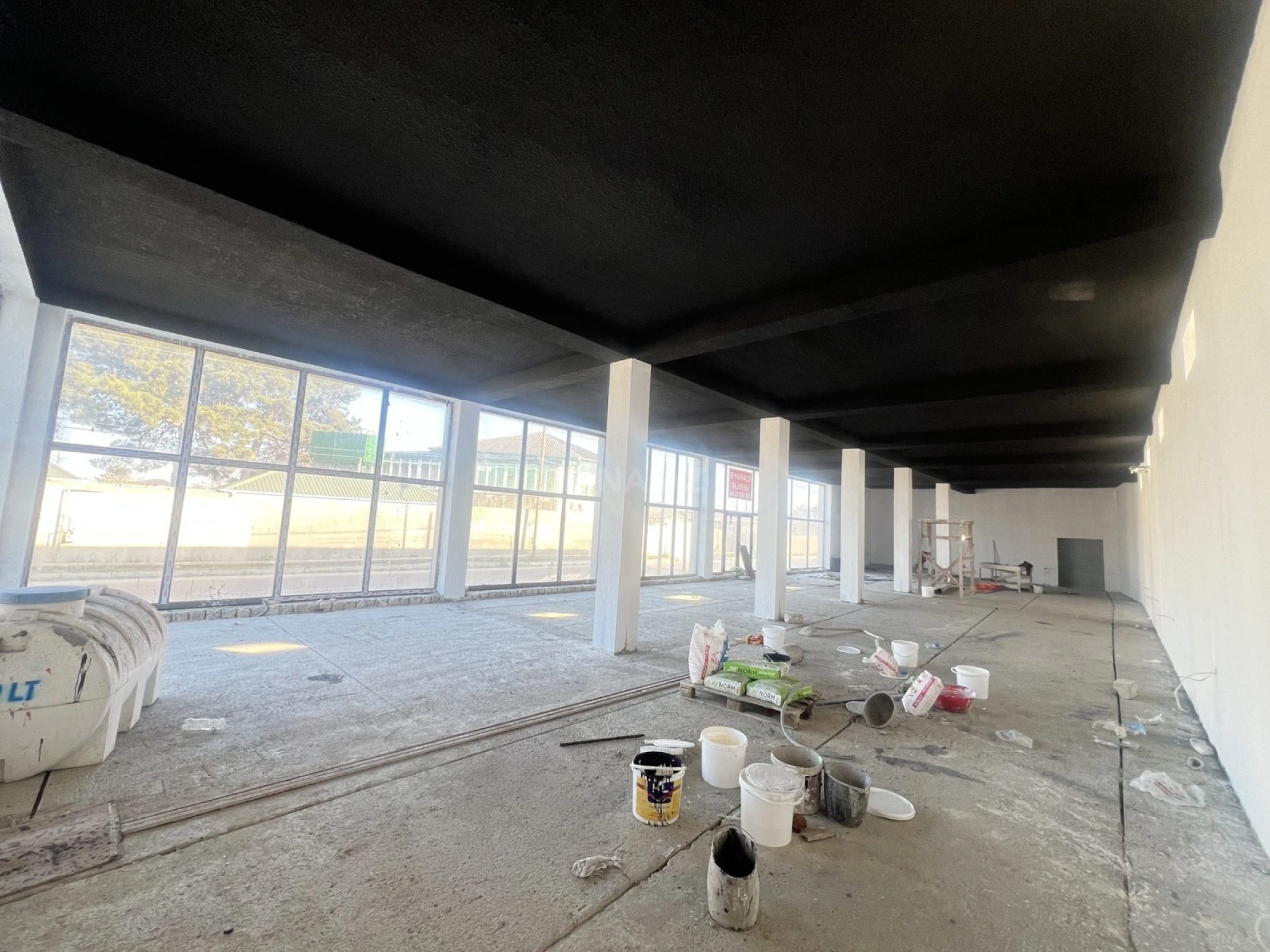 Kirayə verilir obyekt 180 m²