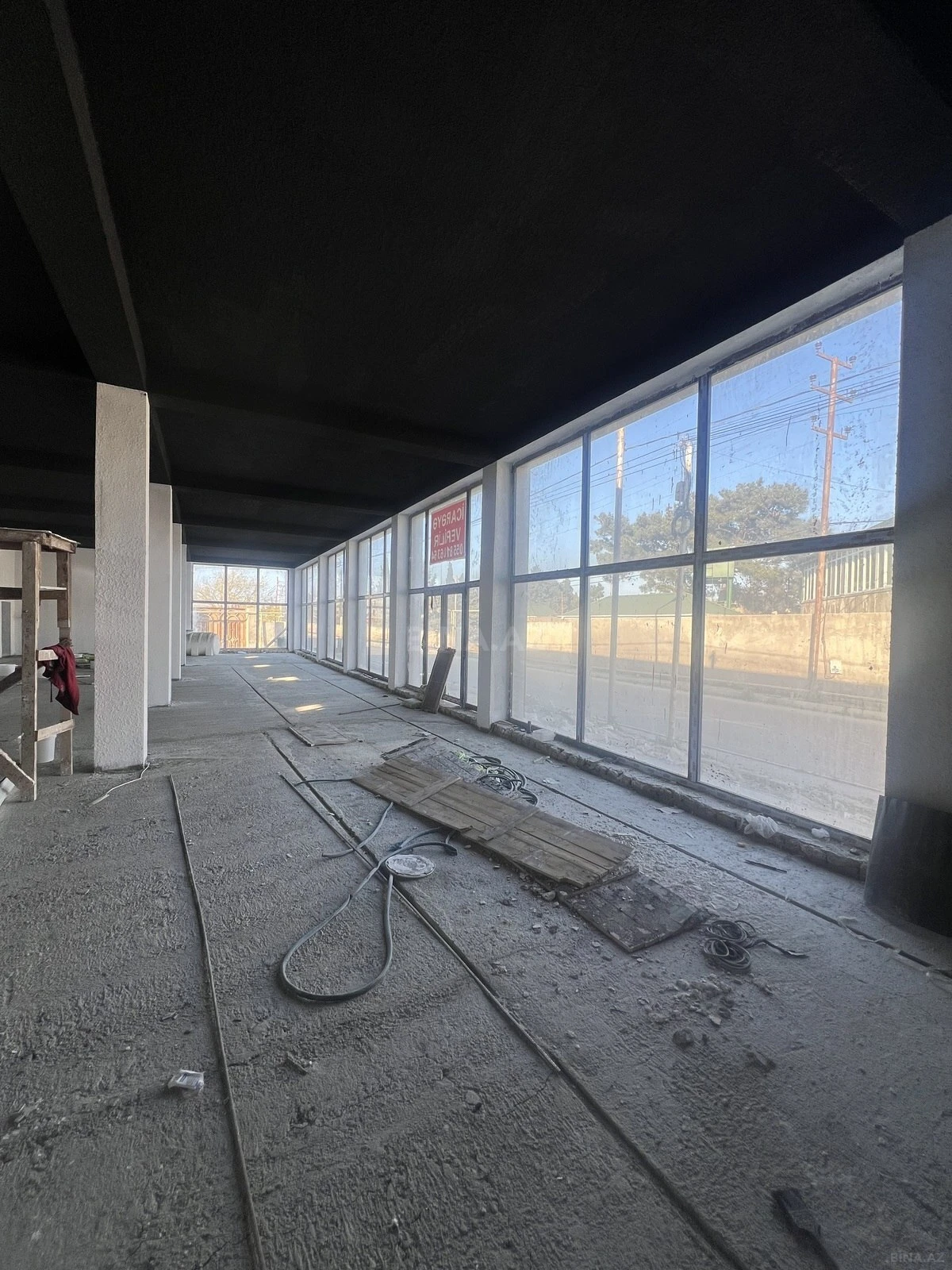 Kirayə verilir obyekt 180 m²