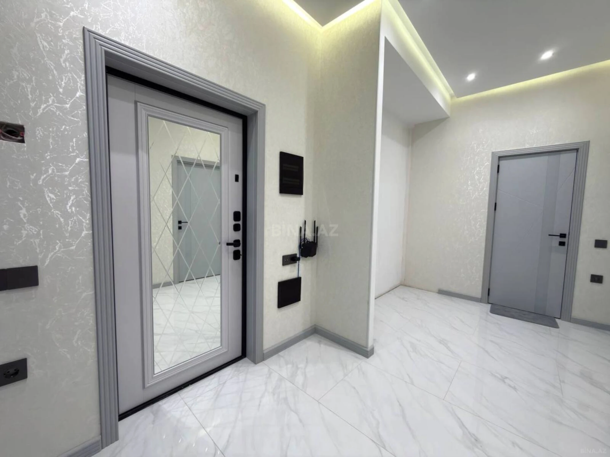 Satılır 3 otaqlı mənzil 105 m²