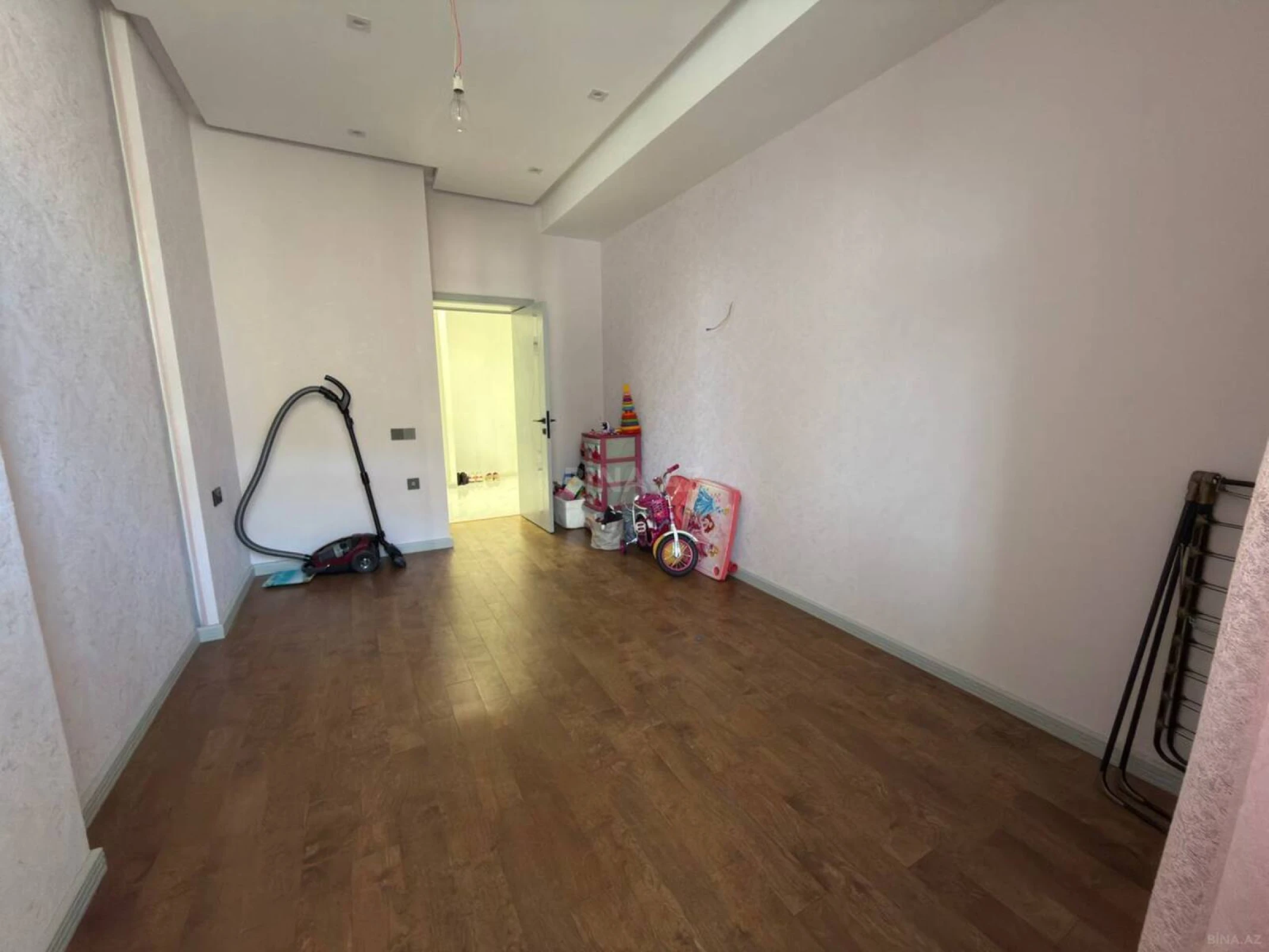 Satılır 3 otaqlı mənzil 105 m²