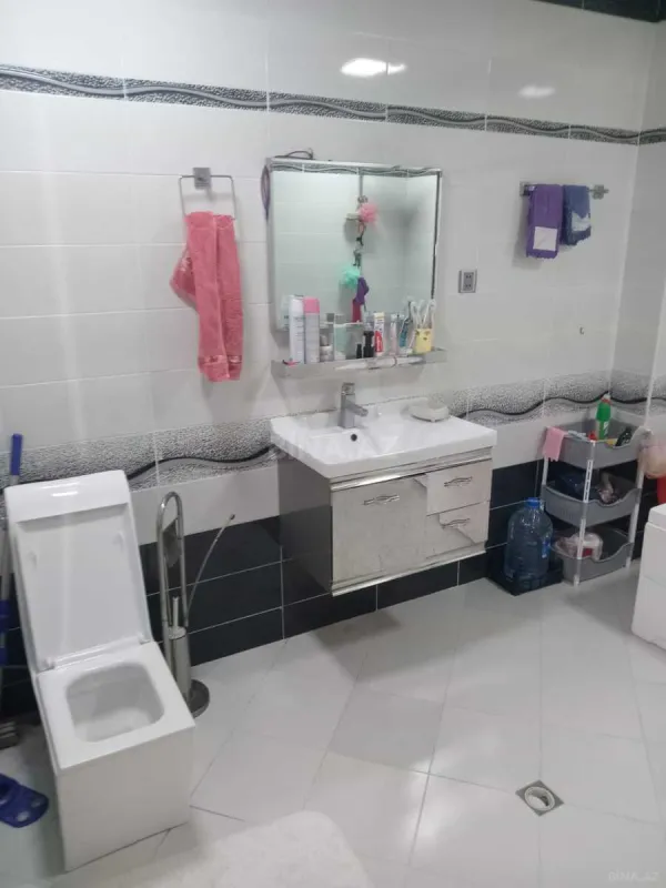 Satılır 3 otaqlı mənzil 250 m²