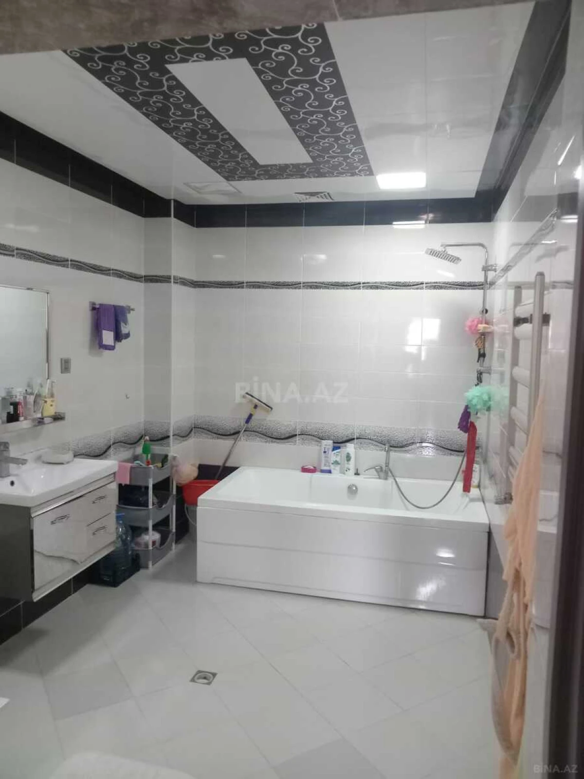Satılır 3 otaqlı mənzil 250 m²