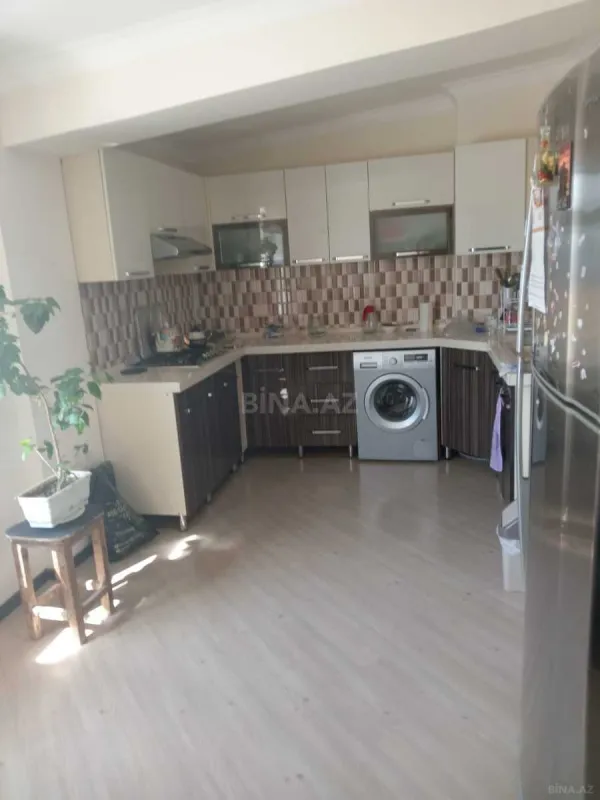 Satılır 3 otaqlı mənzil 250 m²