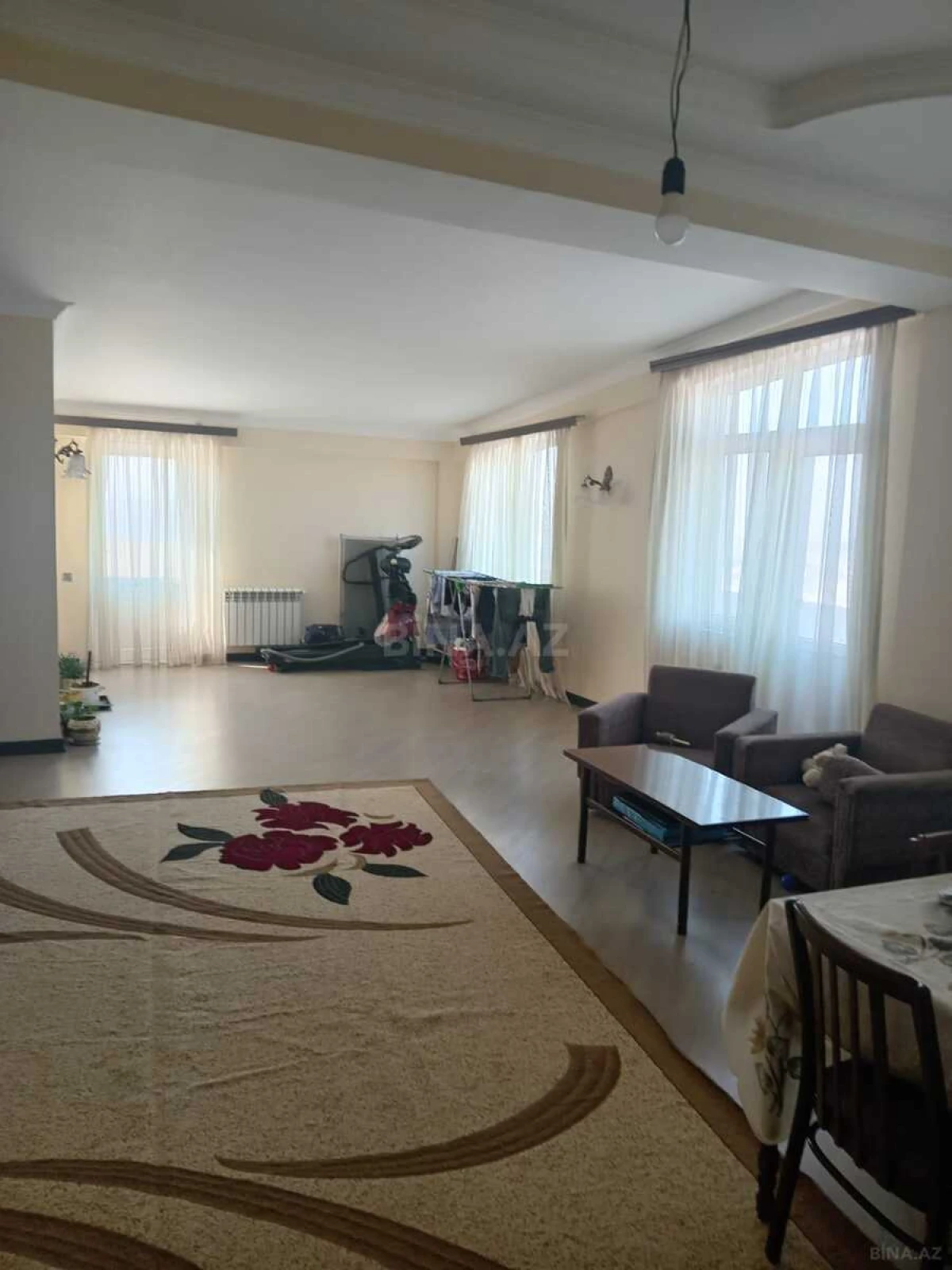 Satılır 3 otaqlı mənzil 250 m²