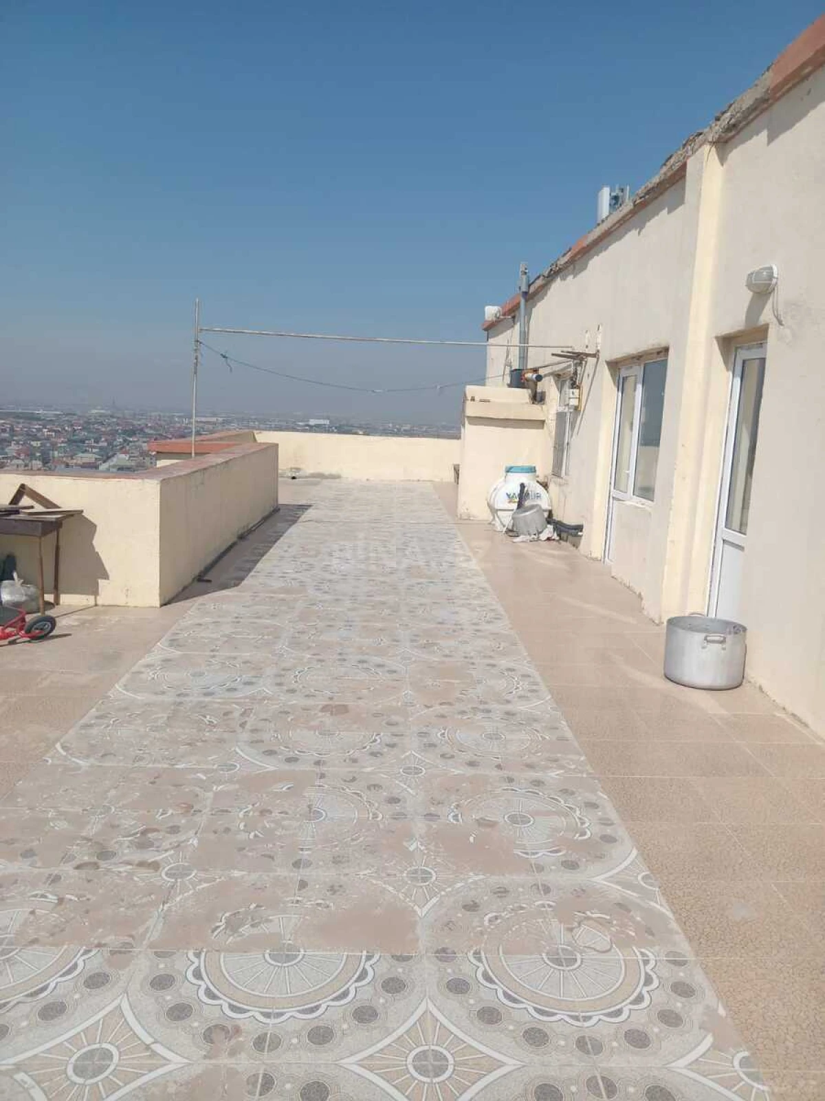 Satılır 3 otaqlı mənzil 250 m²