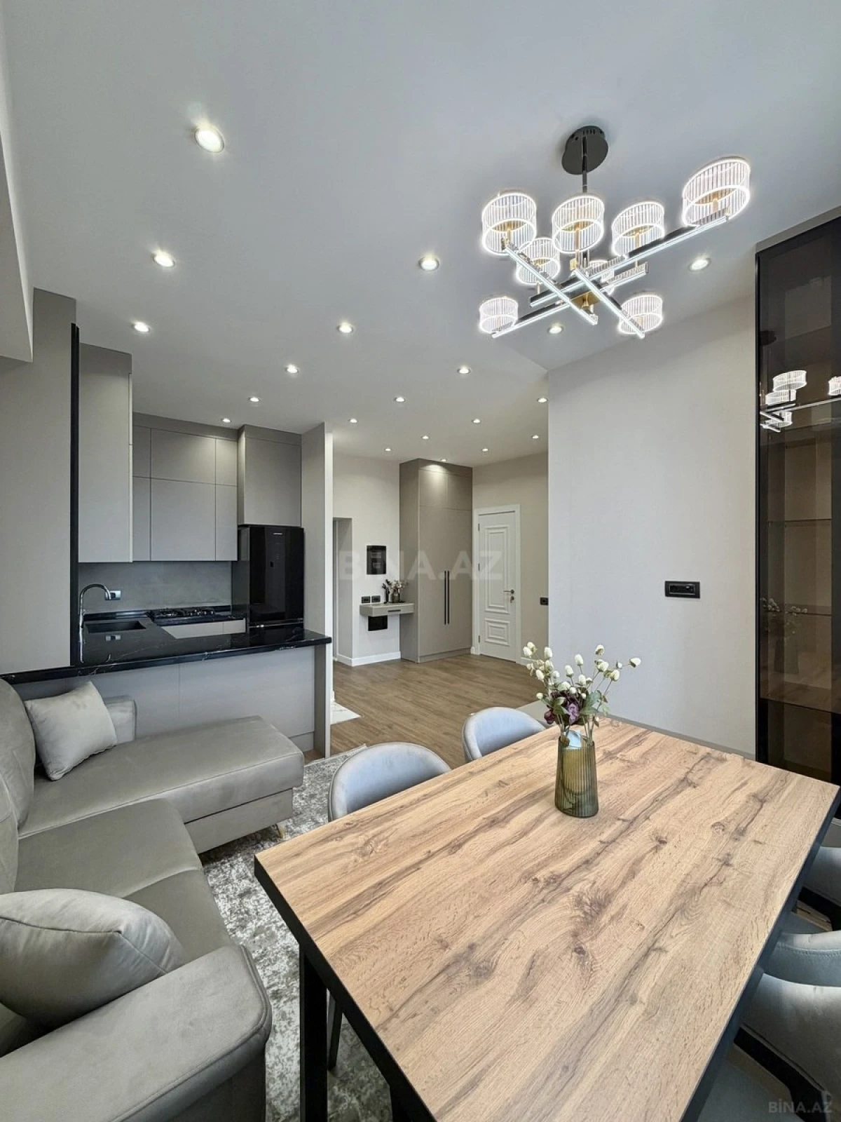Satılır 2 otaqlı mənzil 63 m²