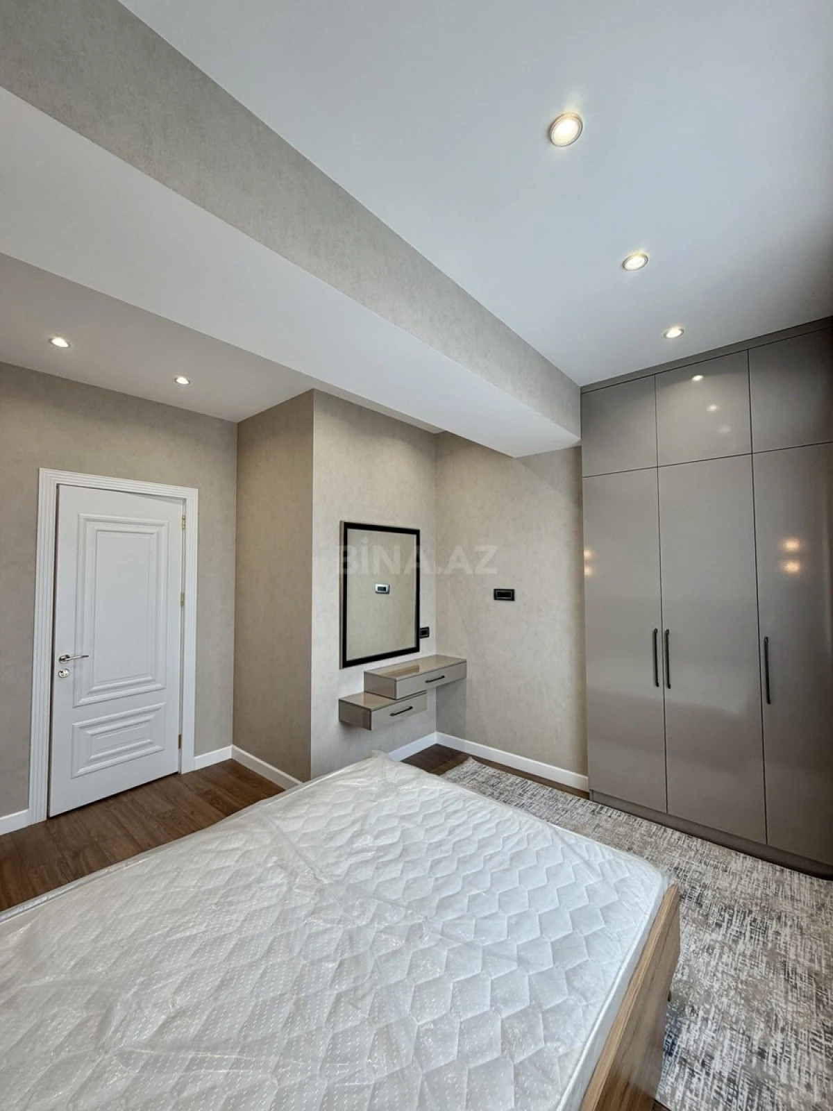 Satılır 2 otaqlı mənzil 63 m²