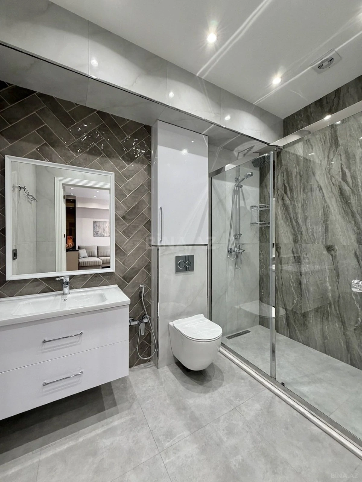 Satılır 2 otaqlı mənzil 63 m²