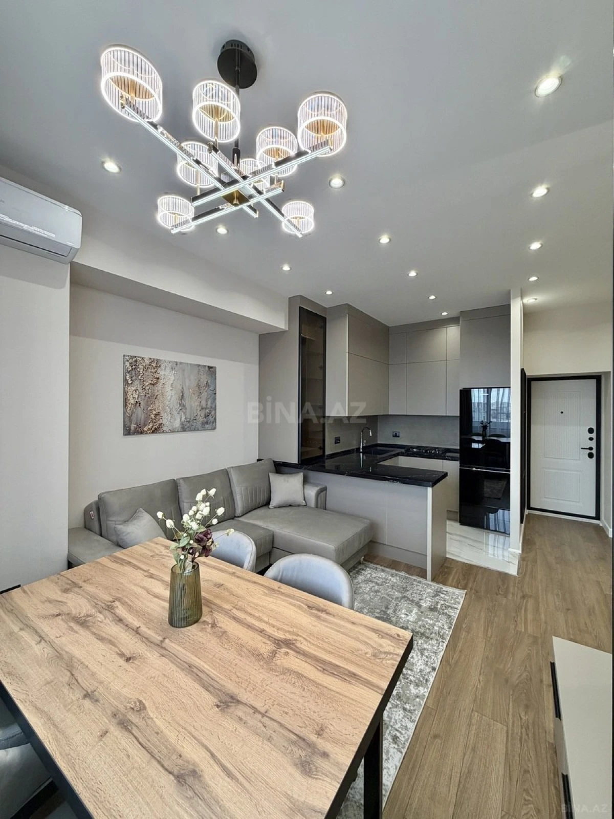 Satılır 2 otaqlı mənzil 63 m²