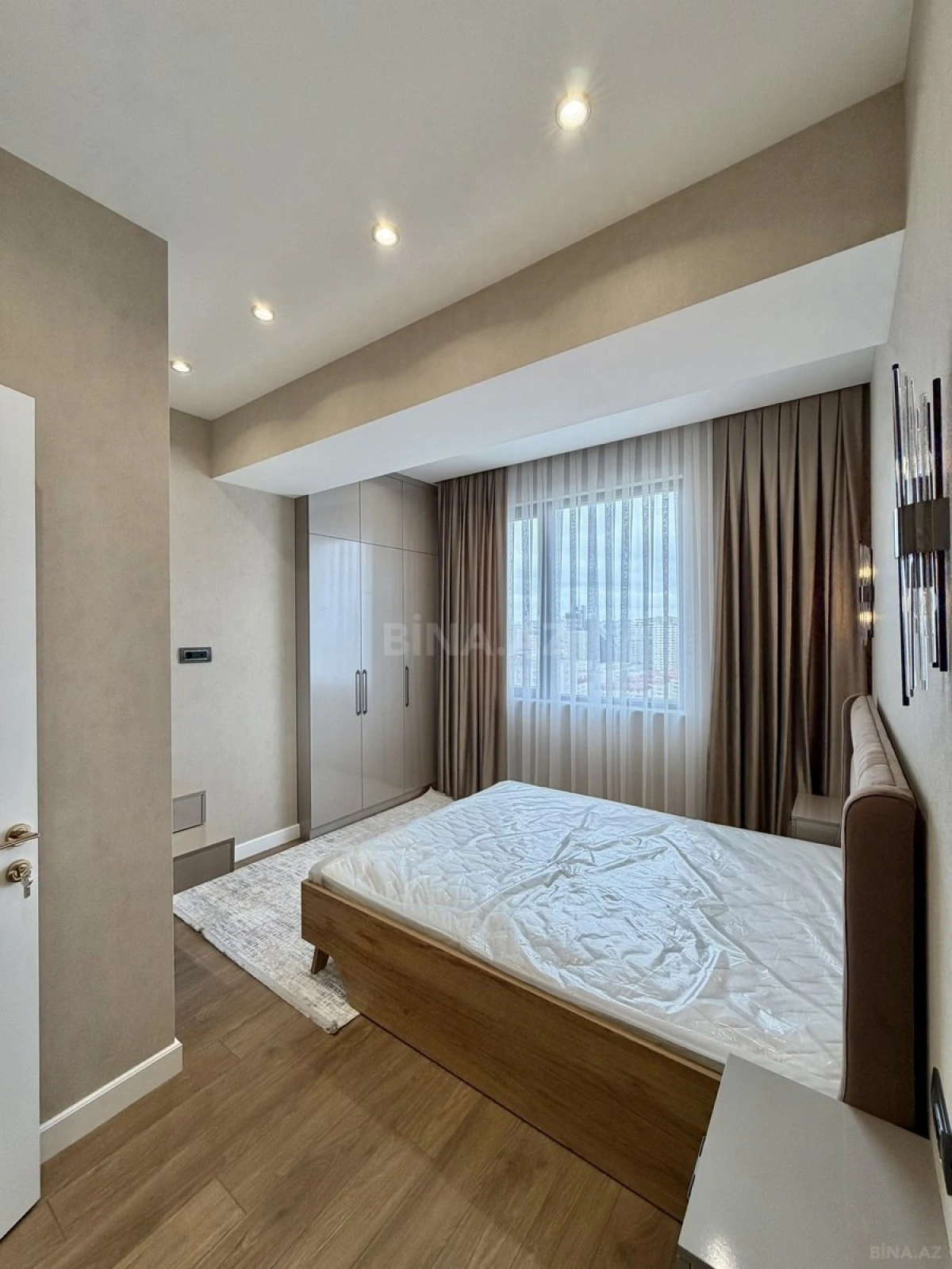 Satılır 2 otaqlı mənzil 63 m²