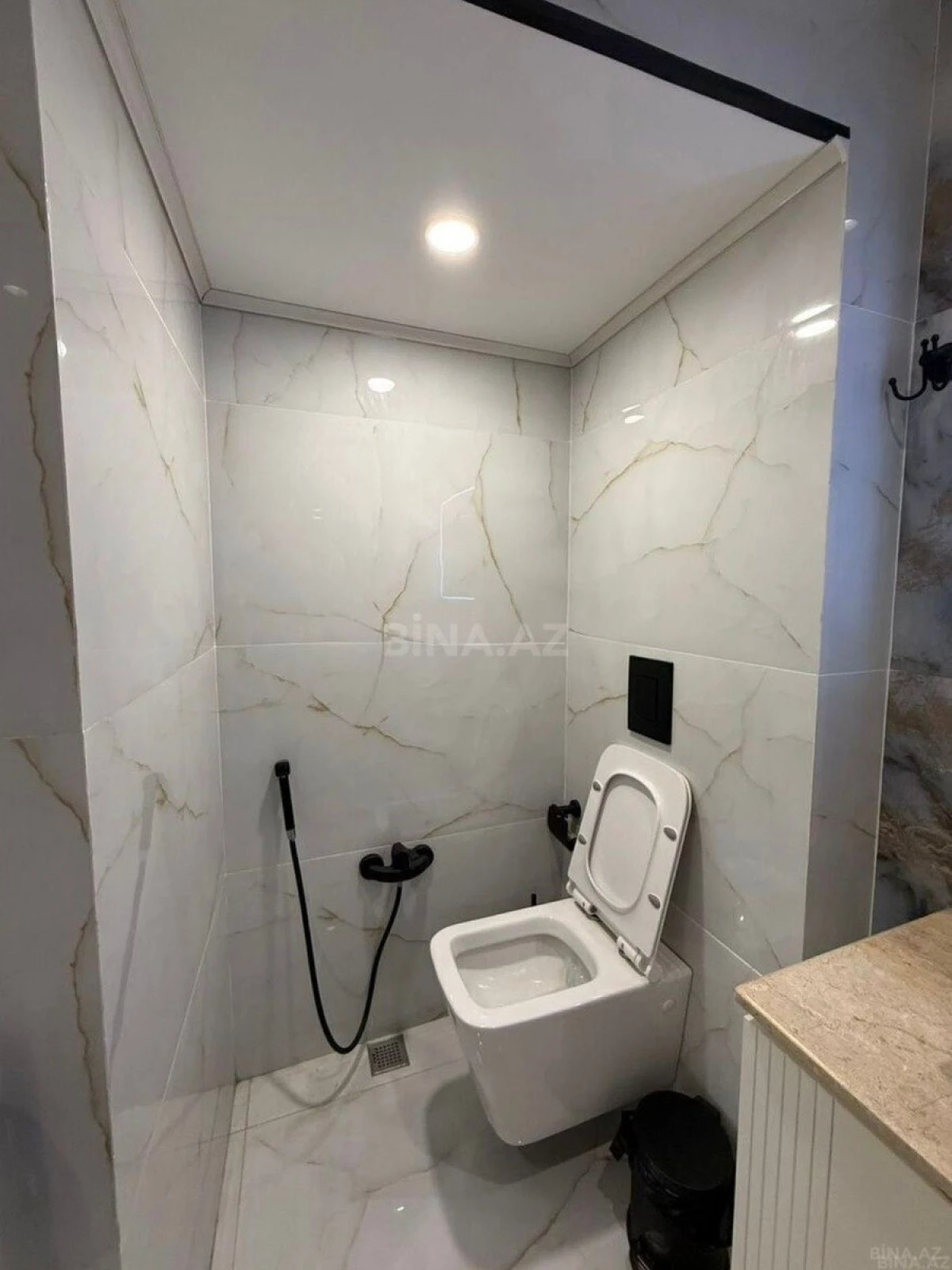 Satılır 2 otaqlı mənzil 74 m²