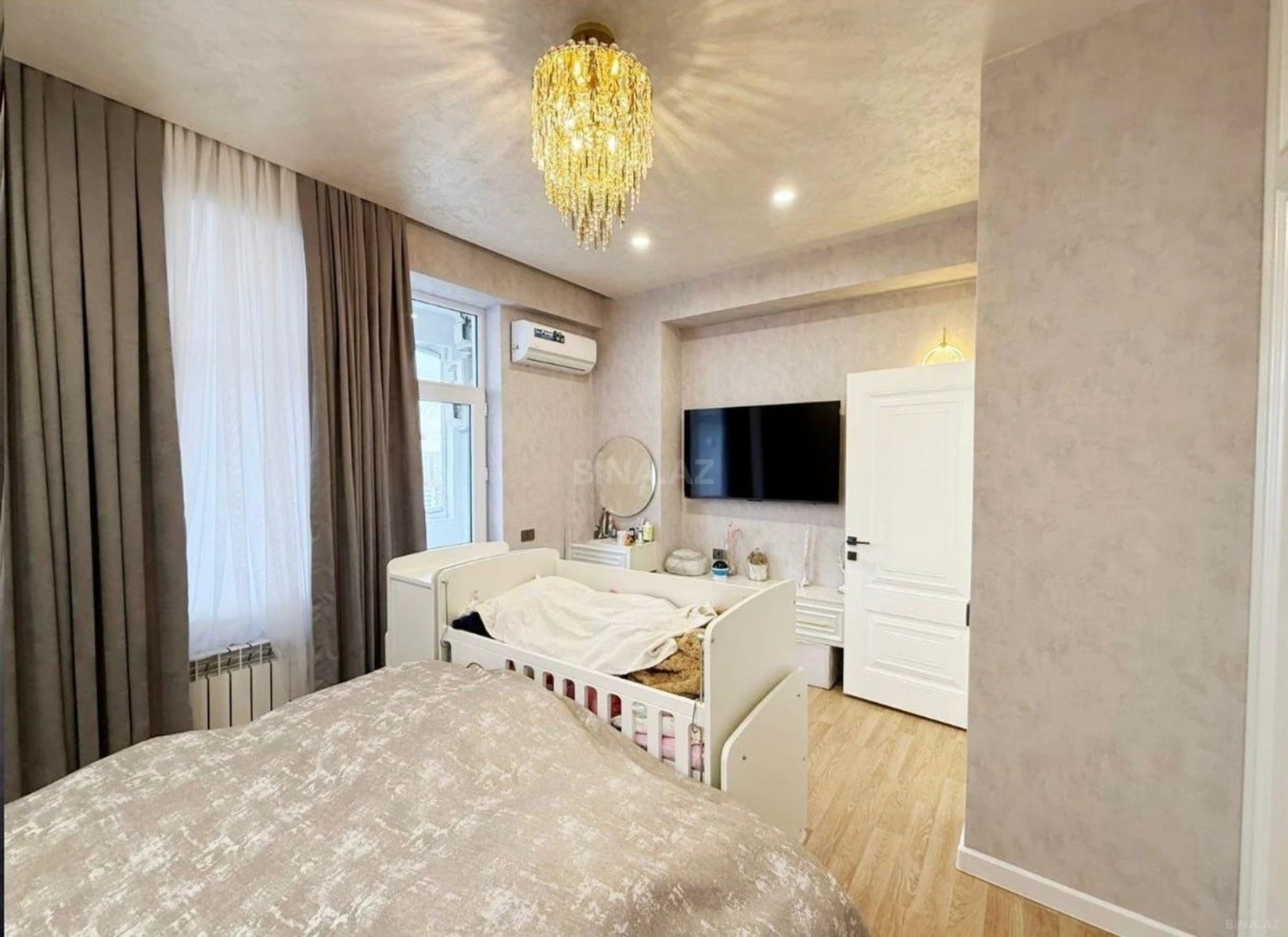 Satılır 2 otaqlı mənzil 74 m²