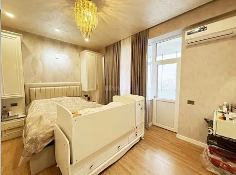 Satılır 2 otaqlı mənzil 74 m²