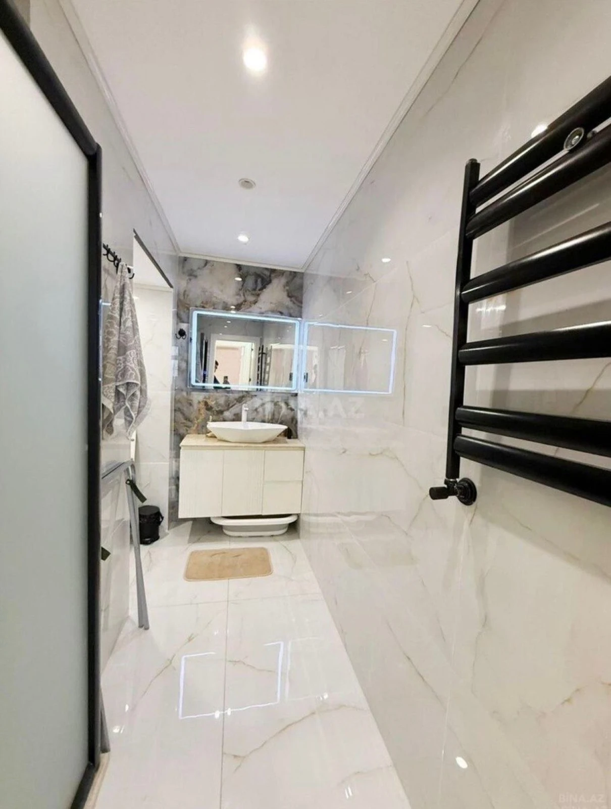Satılır 2 otaqlı mənzil 74 m²