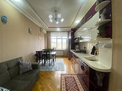 Satılır 3 otaqlı mənzil 147 m²
