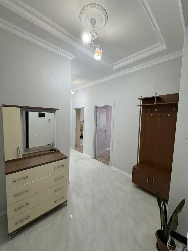 Kirayə verilir 2 otaqlı mənzil 76 m²