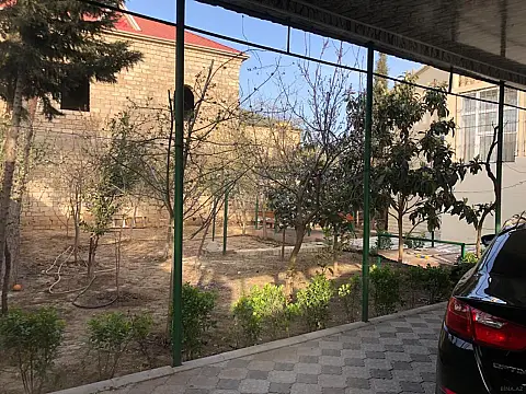 Kirayə verilir 6 otaqlı həyət evi 250 m²