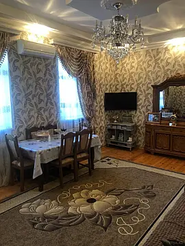 Kirayə verilir 6 otaqlı həyət evi 250 m²