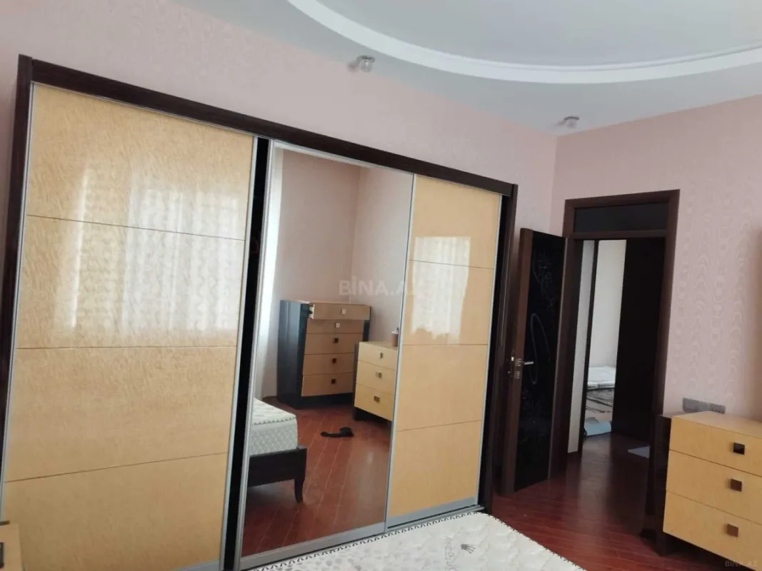 Satılır 5 otaqlı həyət evi 225 m²