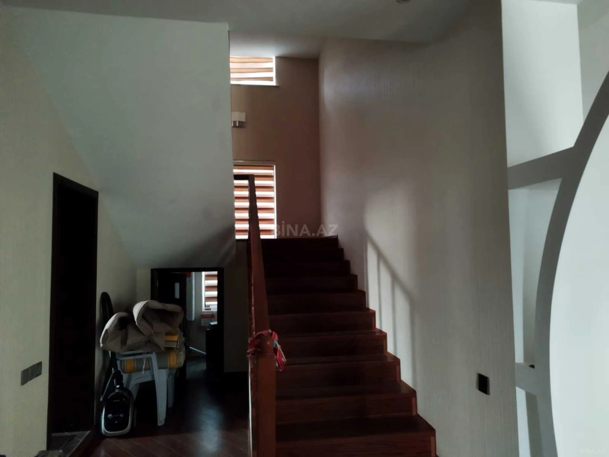 Satılır 5 otaqlı həyət evi 225 m²