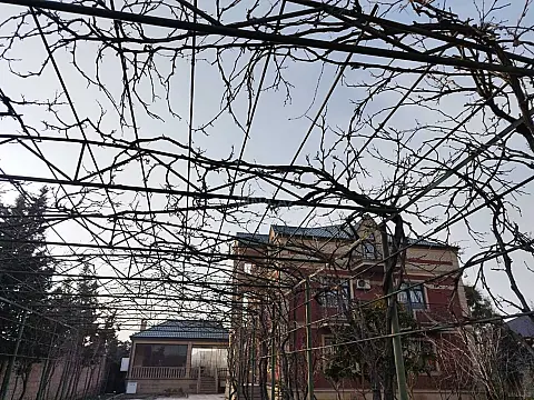 Satılır 5 otaqlı həyət evi 225 m²