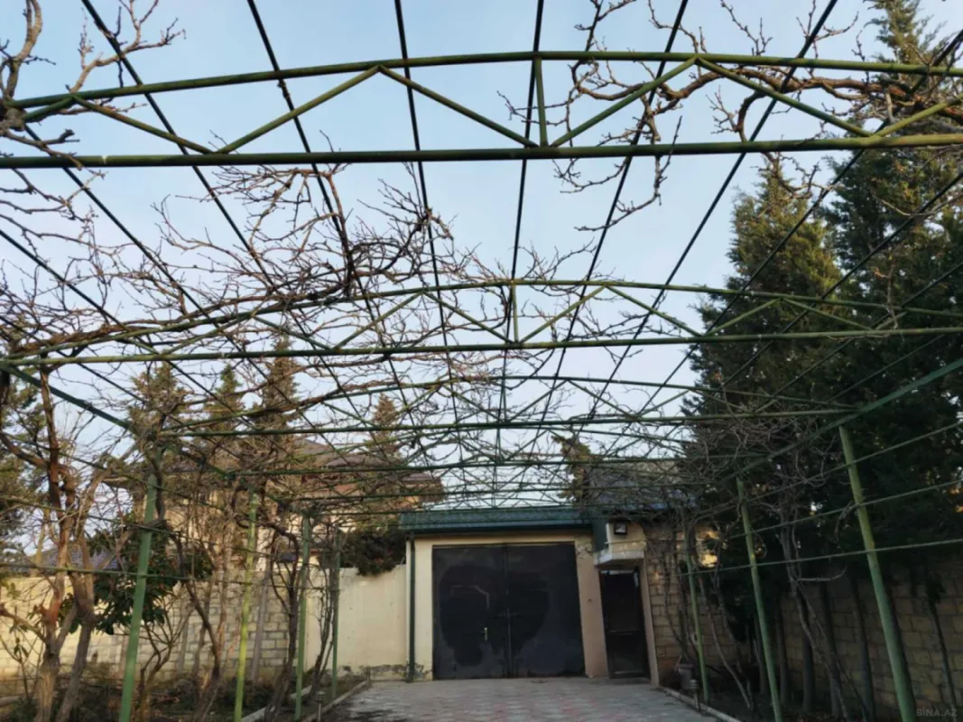 Satılır 5 otaqlı həyət evi 225 m²